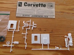 RARE & VINTAGE AMT 1967 CORVETTE STING RAY KIT 6927-170