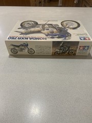 Tamiya Honda NXR750 1:12 Motorcycle Model Kit Paris-Dakar Winner 14054