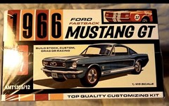 amt 1305 1/25 1966 Ford Mustang Fastback Model Car Kit