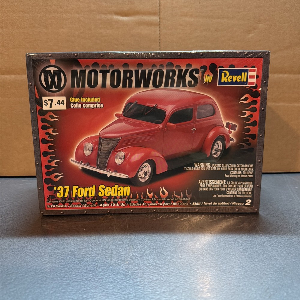 Motorworks By Revell ’37 Ford Sedan Kit #85-0809 1:24 Factory Sealed