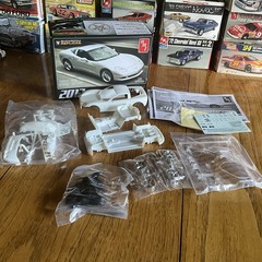 AMT SHOWROOM REPLICAS: 2012 CHEVY CORVETTE COUPE 1/25TH SCALE AMT756, 2012