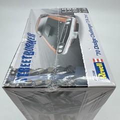 Revell 1970 Dodge Challenger T/A 2 ‘n 1 1/24 Scale Plastic Model Car Kit 85-2596