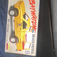 Lindberg Baywatch Beach Patrol Lifeguard Truck Model Kit 1:20 Detailed Equipment