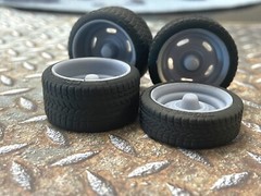 Resin 1/24: 21/20 Scale Inch Chevy Rally Wheels With Wide Rear Tires. 1/25