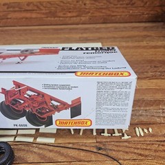 Amt Matchbox Fruehauf Flatbed Trailer 1/25 Scale Model Kit PK-6608 Unbuilt Open