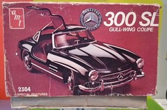 AMT 2304 Mercedes Benz 300 SL Gullwing 1:25 Scale Model kit *OPEN BOX*
