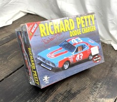 VINTAGE RICHARD PETTY Polar Lights Dodge Charger #6605 1/25 Plastic Model Sealed