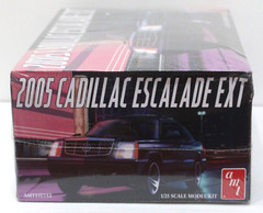 AMT Round 2 AMT1317/12 2005 Cadillac Escalade EXT Kit 1:25 New Sealed
