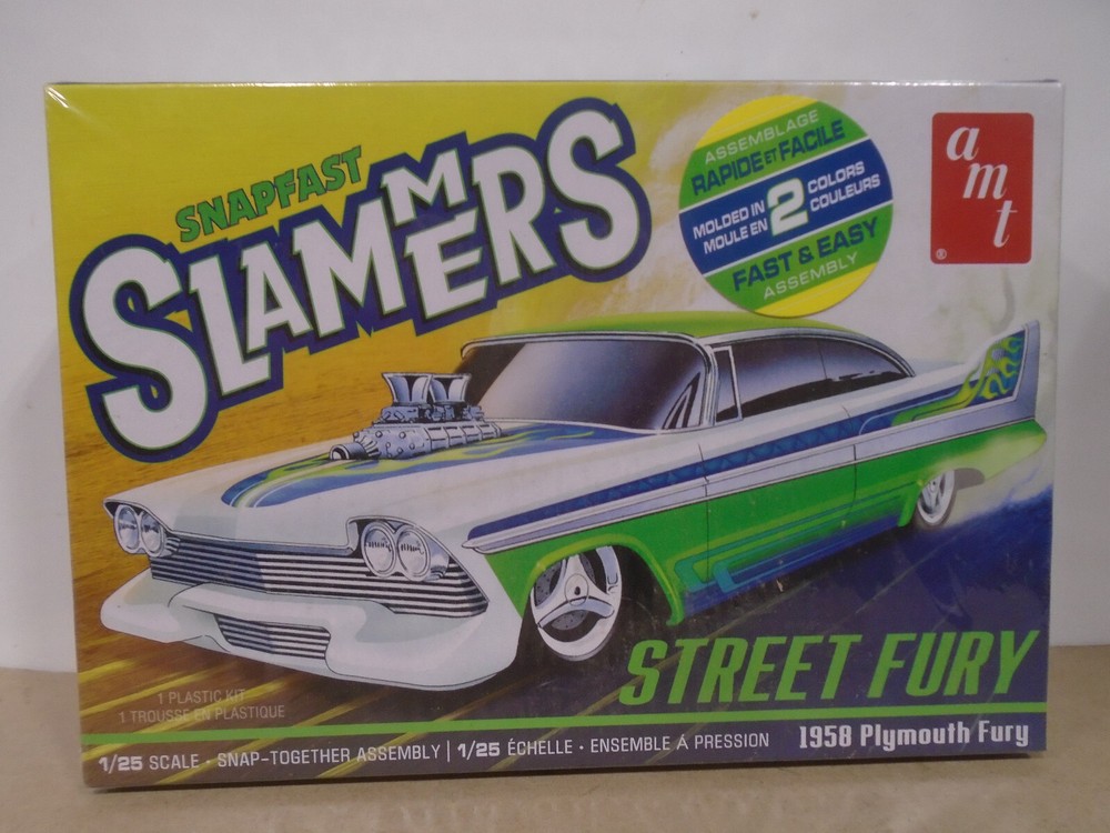 AMT #1226 1/25 SCALE 1958 PLYMOUTH STREET FURY SNAP KIT NEW IN DAMAGED BOX
