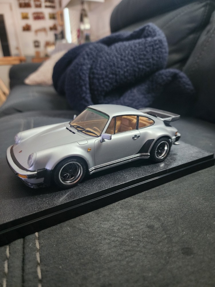 Tamiya 1/24 1988 Porsche 911 Turbo