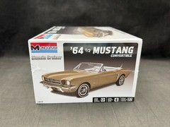 Revell/Monogram Classic Cruiser ’64 1/2 Mustang Rag Top 1:24 SC Model Kit 14019