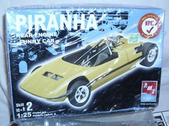 AMT PIRANHA REAR ENGINE FUNNY CAR MODEL KIT 1/25 BOXED 38176