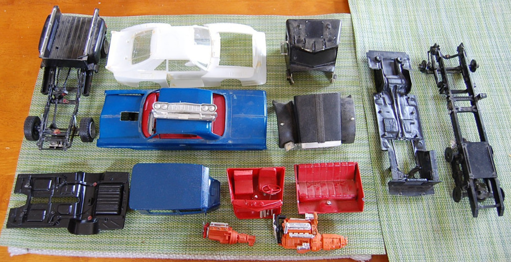 Vintage Junkyard Lot Of Misc. Model Kit Parts See Description Photos tires wheel
