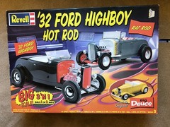 Revell ’32 Ford 3’n1 Big Deuce Hot Rod KIT #85-2616 Factory Sealed. 1/8