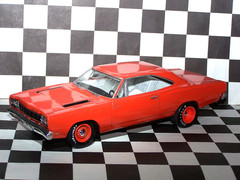 PRO BUILT AMT 1/25 HEMI ORANGE 1968 426 HEMI ROAD RUNNER STREET RACER-DETAILED!!