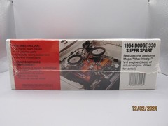 NISB~Vintage 1996~Lindberg~COLOR ME GONE~1964 Dodge 330 Super Sport~1:25~72156
