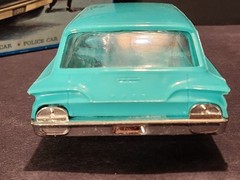 Hubley 1960 Ford Country Sedan 1/24 Scale Nicely Built Kit with Box – Aqua