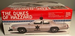 AMT 707 Dukes Sheriff Rosco’s Dodge Monaco Police Car kit 2009, Sealed (B263)