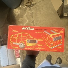 AMT Sun Chaser Chevy Custom Van 1:25 Plastic Model Kit Unassembled T402