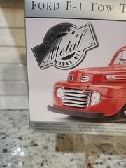 Testors 1:24 Limited Edition Metal Body Model Kit Ford F-1 Tow Truck Red