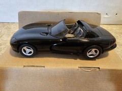 1:25 Scale AMT Ertl Plastic Model Car #6128 1993 Dodge Viper RT/10