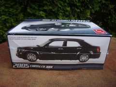 2005 Chrysler 300C Model Car Kit- 1/25 scale by Amt #681 NIB