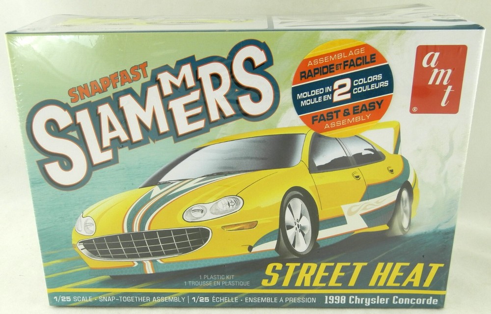 1:25 Scale Street Heat 1998 Chrysler Concorde Snapfast Model Kit – AMT #1227M/12