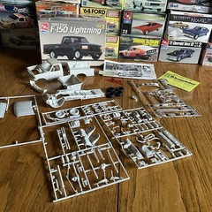 AMT Ertl 6153 1/25 Scale 1994 Ford F-150 Lightning Pickup Plastic Model Kit