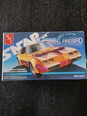 AMT 1979 Pontiac Firebird Turbo Custom Car Snap 1/25 AMT1211M Plastic Model Kit