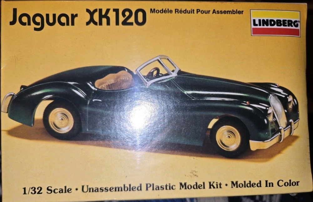 Lindberg 605-10 1/32 Scale JAGUAR XK120 Roadster Plastic Model Kit