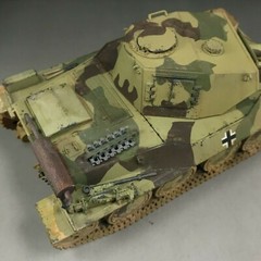 1/35 Built Amusing Hobby 35A019 WWII German Panzer 38D 8cm PAW 600 Tank Model