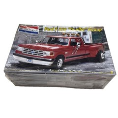 Monogram Ford F-350 Duallie Pickup Truck 1/24 Model Open Box Sealed Parts