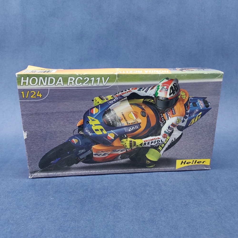 Heller Honda RC211V 1/24 Model Kit 80923 Started For Parts Or Build