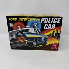 AMT Ford Interceptor Police Car 1/25 Model Kit 38466 Open Box Unbuilt T4