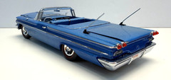 AMT 1:25 Scale 1960 Pontiac Bonneville Convertible Klaver Pro-Built Model