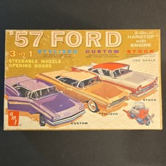 AMT 57 Ford 2-Dr Hardtop w/ Engine 1:25 Plastic Model Kit T-157-200