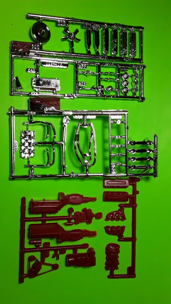 AMT 70 1970 Chevy Impala 1/25 Stock 454 Big Block V8 Engine Heavy Chrome Headers