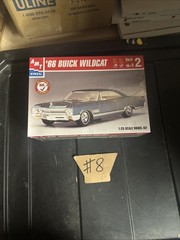 AMT Ertl 31222 1/25 Scale Buyer’s Choice 1966 Buick Wildcat Plastic Model Kit