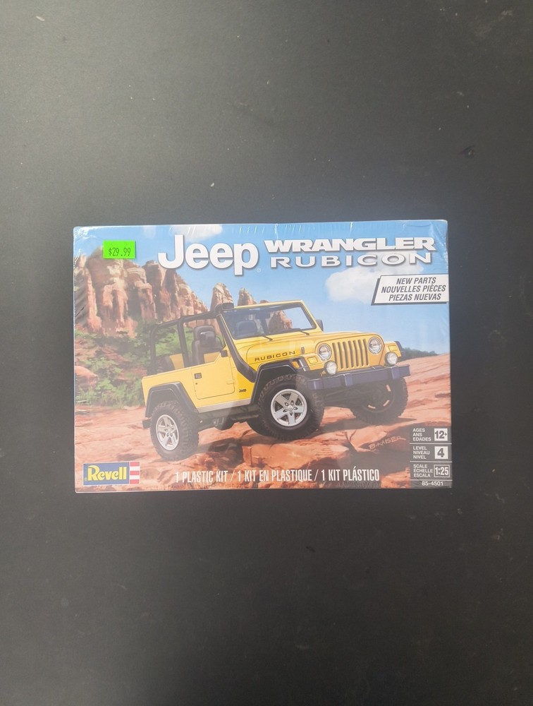Revell 1/25 Scale Jeep Wrangler Rubicon Plastic Model Kit 85-4501