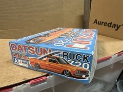 Aoshima Datsun 720 Truck Custom Cal Look Model Kit 1/24 Scale