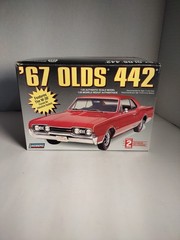 1997 Lindberg 1967 Olds 442 W-30 1/25 Model Car Kit Open Box with Sealed Bags