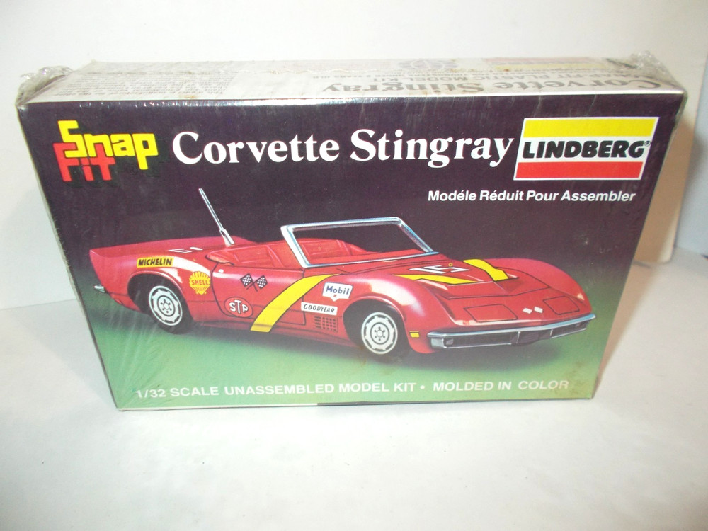 Vintage 1981 Lindberg Model Kit. No. 144 Corvette Stingray Snap 1:32 NOS SEALED
