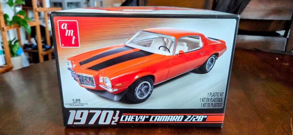 AMT 1/25 SCALE ’70-1/2 Camaro Z28 1970 Chevy Muscle Car 350 396 454 427 Rat Race