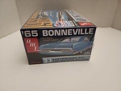 Skill 2 Model Kit 1965 Pontiac Bonneville Sport Coupe 3-in-1 Kit 1/25 SEALED