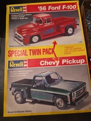1:25 REVELL Twin Pack CHEVY STREET PICKUP 350 & 56 FORD F-100 Model Kit Trucks