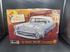 Revell California Wheels ’57 Chevy Bel Air 2 Door Sedan 2’n1 1:25 *SEALED BAGS*