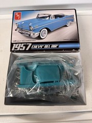 AMT 1957 Chevy Bel Air Model Car Scale 1:25 – No Instructions