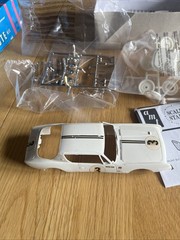 AVANTI SPORT COUPE AMT 1/32 SCALE MODEL KIT Box & Parts