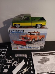 REVELL GMC PICKUP TRUCK CUSTOM TWO TONE PAINT JOB NEEDS TO BE FINISHED 85-7222