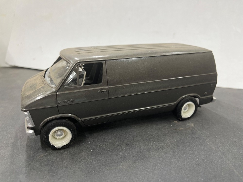 C11 Dodge Panel Van vintage built model 1/25 McM